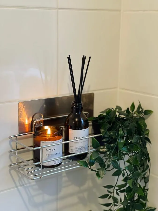 Kist Accommodates - Stylish Headingley Apartment - Parking - 500 Mps Wifi Meanwood