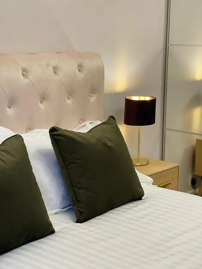 Kist Accommodates - Stylish Headingley Apartment - Parking - 500 Mps Wifi Meanwood