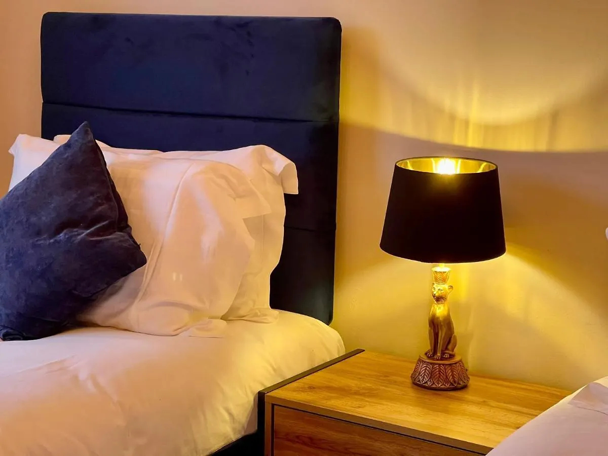 Kist Accommodates - Stylish Headingley Apartment - Parking - 500 Mps Wifi Meanwood