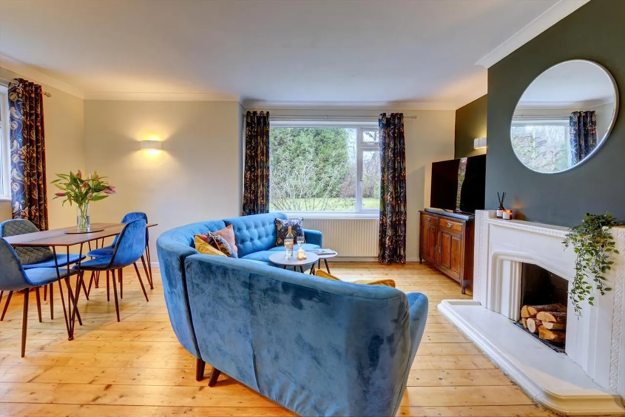 Kist Accommodates - Stylish Headingley Apartment - Parking - 500 Mps Wifi Meanwood
